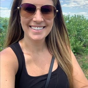 Meet your Posher, Melissa